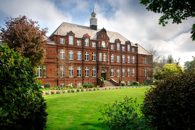 Alleyn's Joins Royal Springboard Scheme