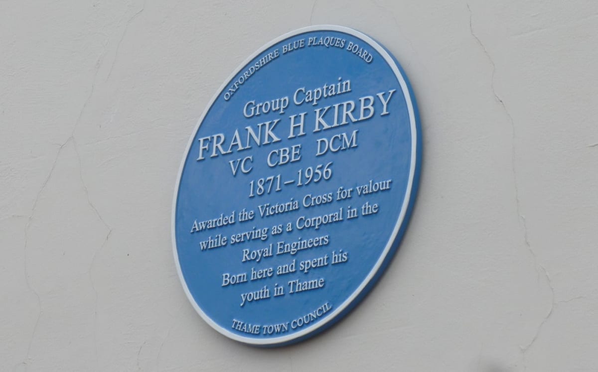 Alumnus honoured with Blue Plaque